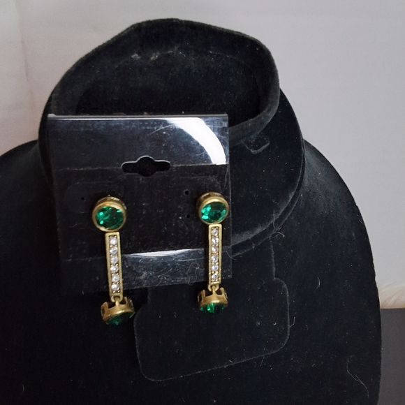 Heidi Daus An Affair To Remember Elegant Pearl and Green Gem Necklace Set - Picture 7 of 13